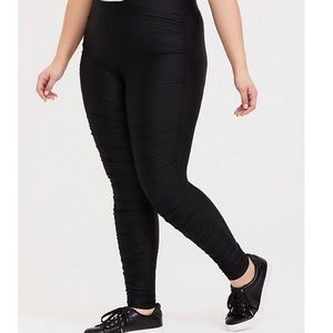Ruched black nylon leggings
